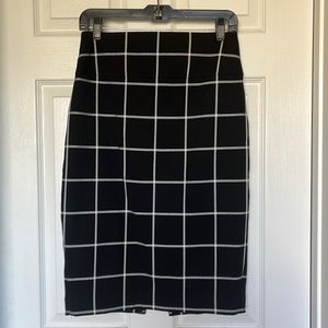 Express window pane skirt. Size 6.